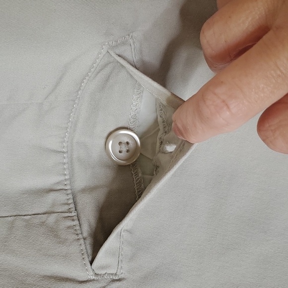 Lee just below the waist Capris - Picture 6 of 9